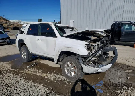 2016 Toyota 4Runner Sr5 z USA, uszkodzony, nr VIN JTEZU5JRXG5126221